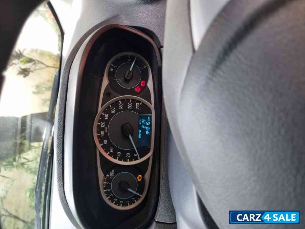 Smoke (grey) Ford Figo Titanium MT