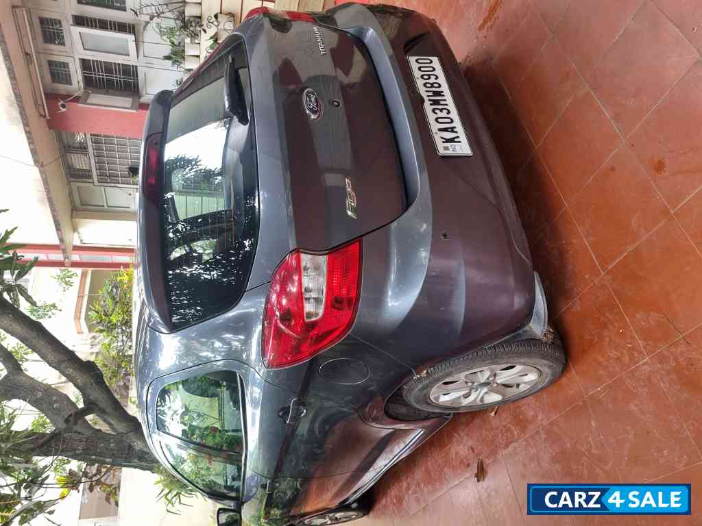 Smoke (grey) Ford Figo Titanium MT