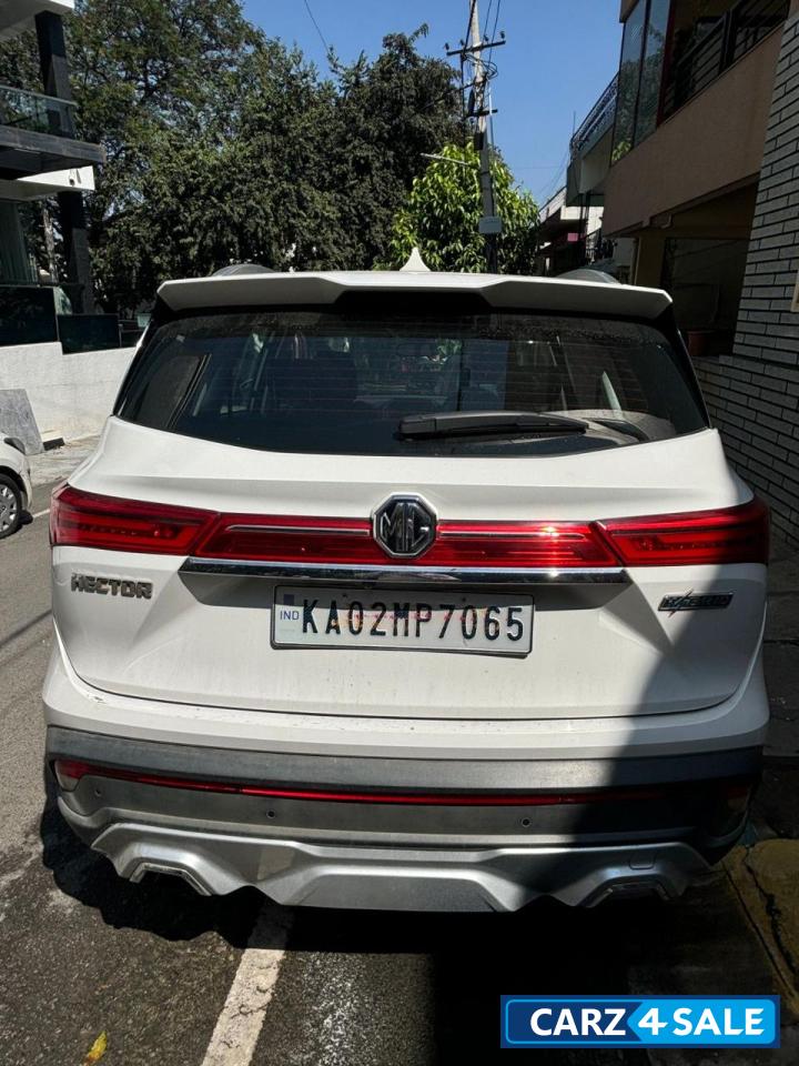 MG Hector Hybrid petrol sharp