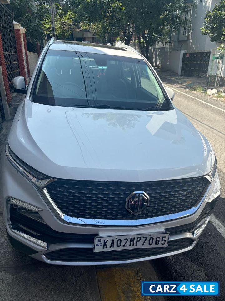 MG Hector Hybrid petrol sharp
