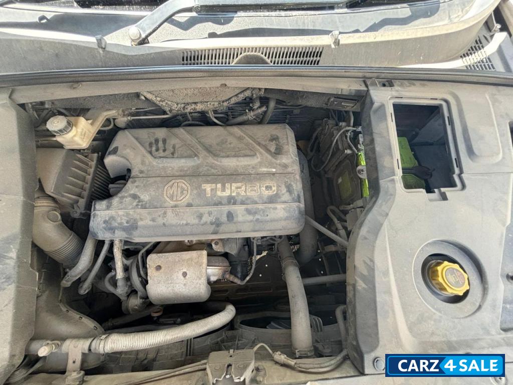 MG Hector Hybrid petrol sharp