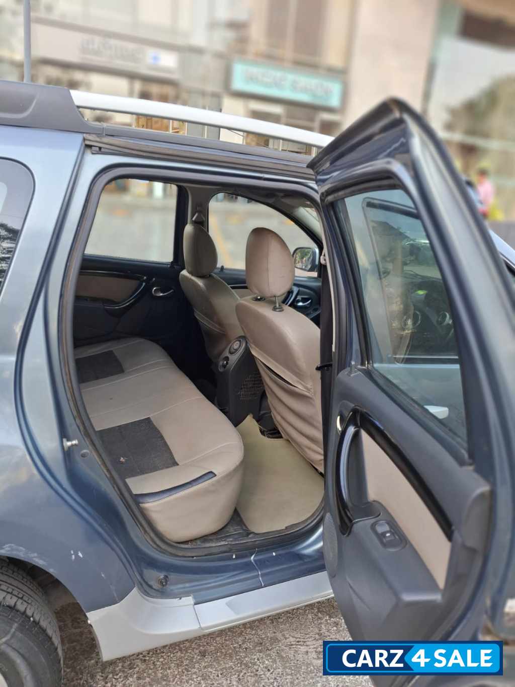 Grey Renault Duster DSL 110PS RXZ AWD