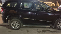 Mahindra XUV 500 W9