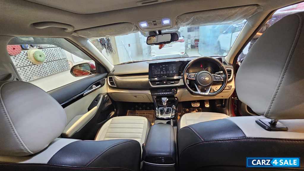 Intense Red Kia Seltos GTX PLUS 1.5  6 AT