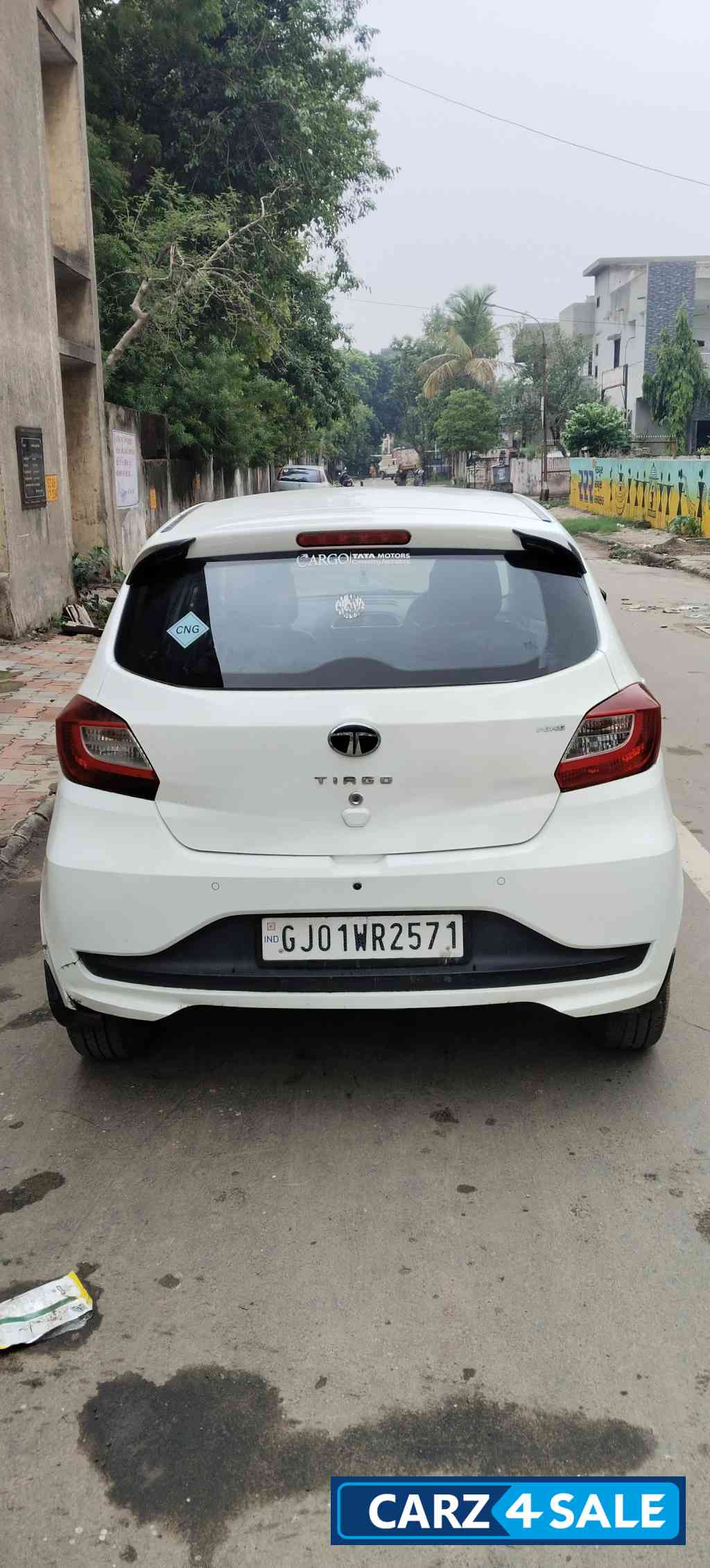 White Tata Tiago XT