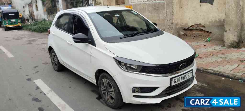 White Tata Tiago XT