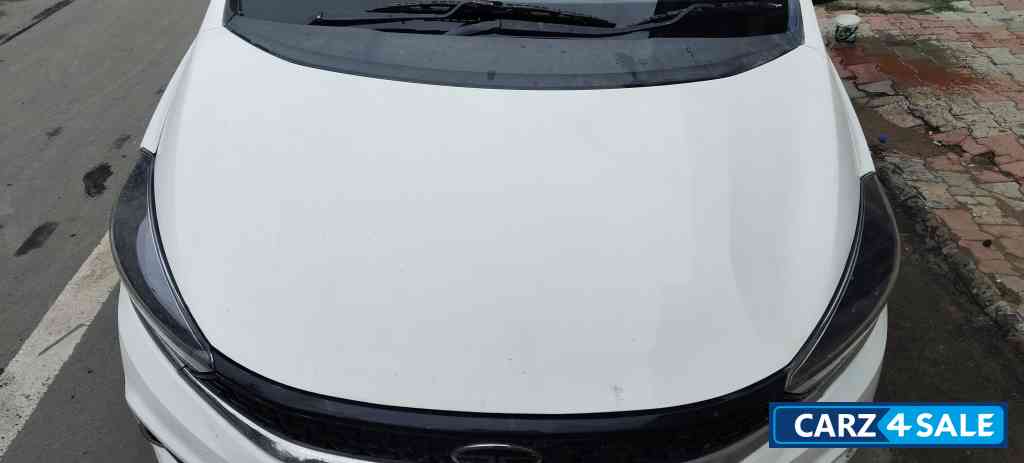 White Tata Tiago XT