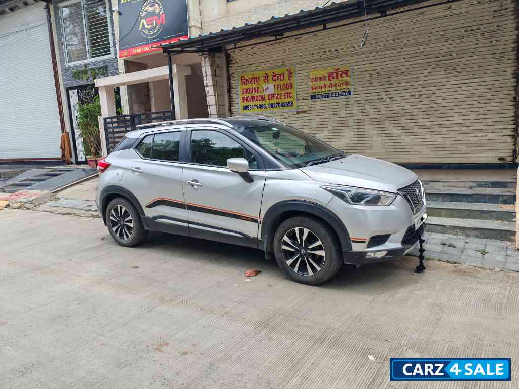Blade Silver Nissan Kicks XV Premium Diesel BS 4