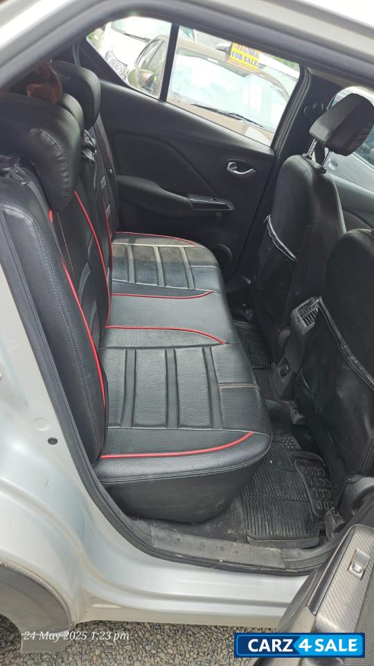 Blade Silver Nissan Kicks XV Premium Diesel BS 4