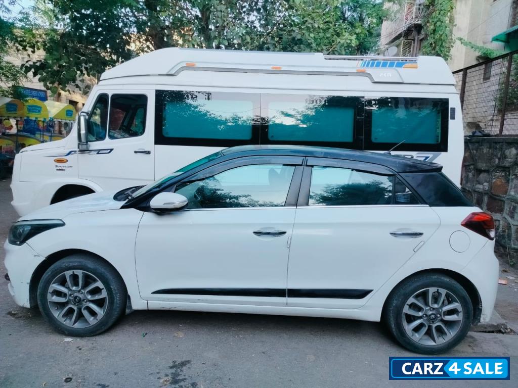 White Hyundai i20 Asta White Hyundai i20 Asta