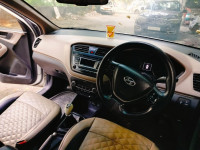 White Hyundai i20 Asta