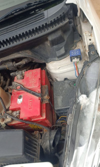 सफेद Maruti Suzuki Ertiga