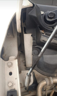 सफेद Maruti Suzuki Ertiga