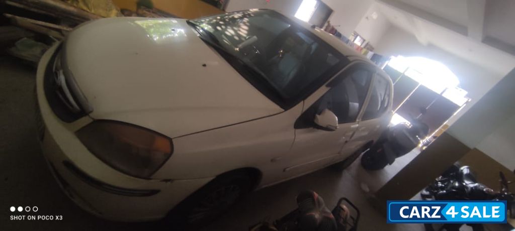 P White Tata Indigo ECS LX