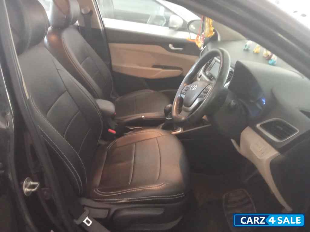 Thunder Black Hyundai Verna SX 1.6 Vtvt