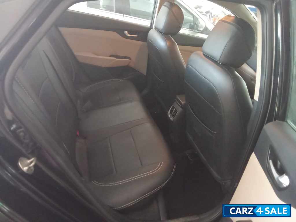 Thunder Black Hyundai Verna SX 1.6 Vtvt