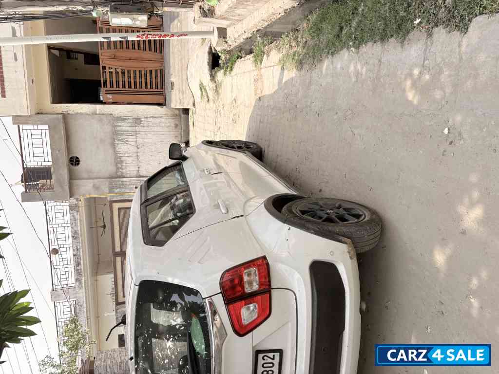 White Maruti Suzuki Ignis Alpha