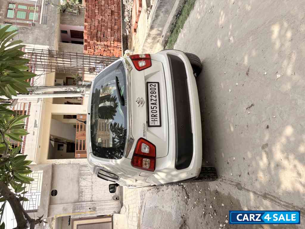 White Maruti Suzuki Ignis Alpha