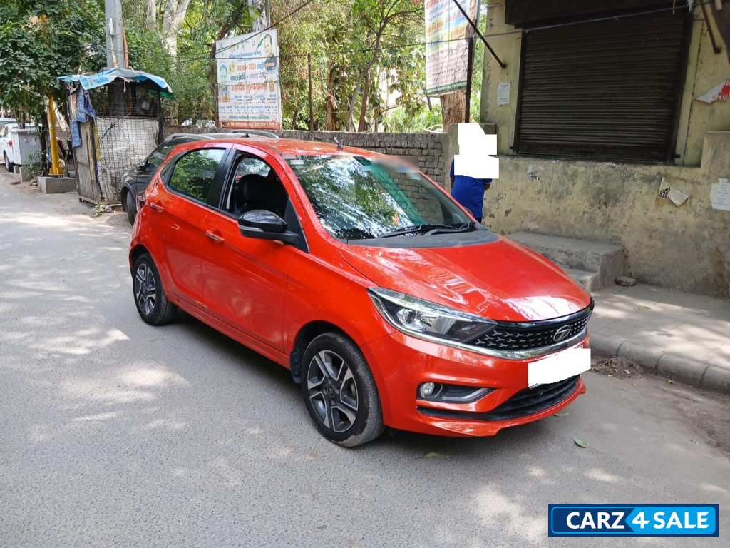 Red Tata Tiago XZ Plus