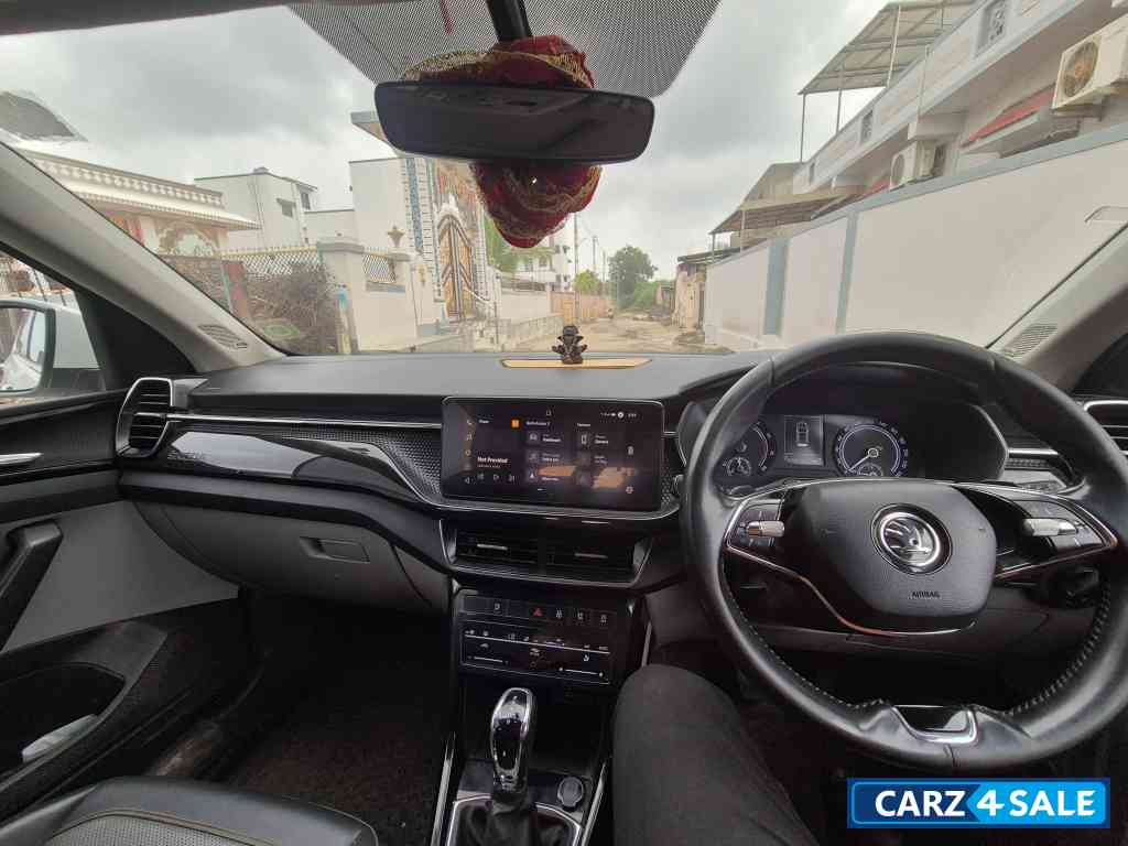 Candy White Skoda Kushaq 1.5 STYLE 06 AIR BAGS DSG AT