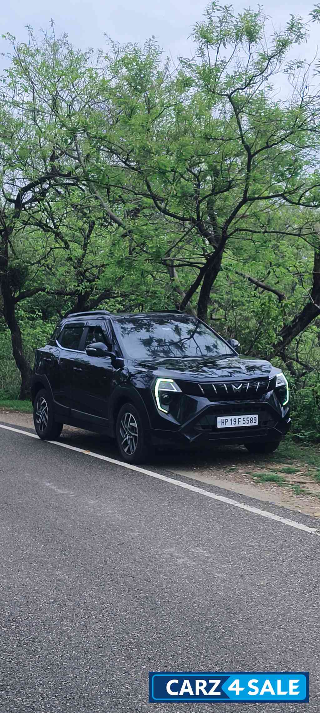 Mahindra XUV 3XO AX5 Diesel Auto Shift