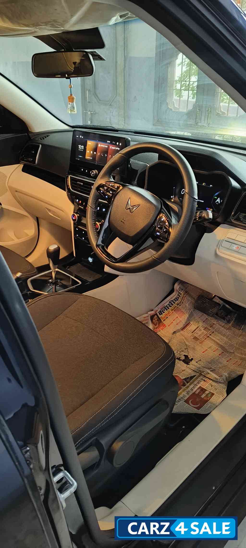 Mahindra XUV 3XO AX5 Diesel Auto Shift Mahindra XUV 3XO AX5 Diesel Auto Shift