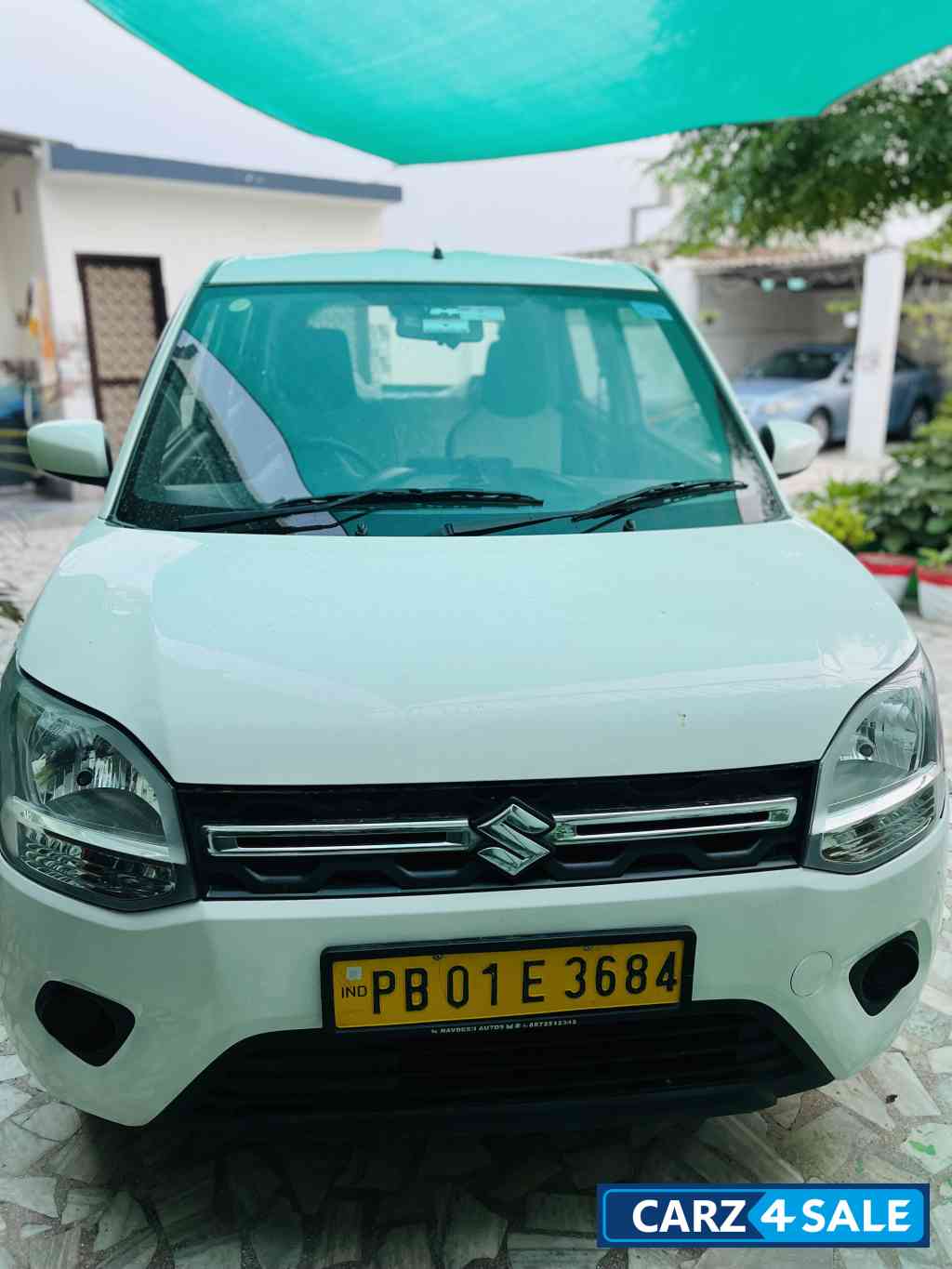 White Maruti Suzuki Wagon R Vxi 1.0