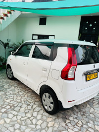 White Maruti Suzuki Wagon R Vxi 1.0