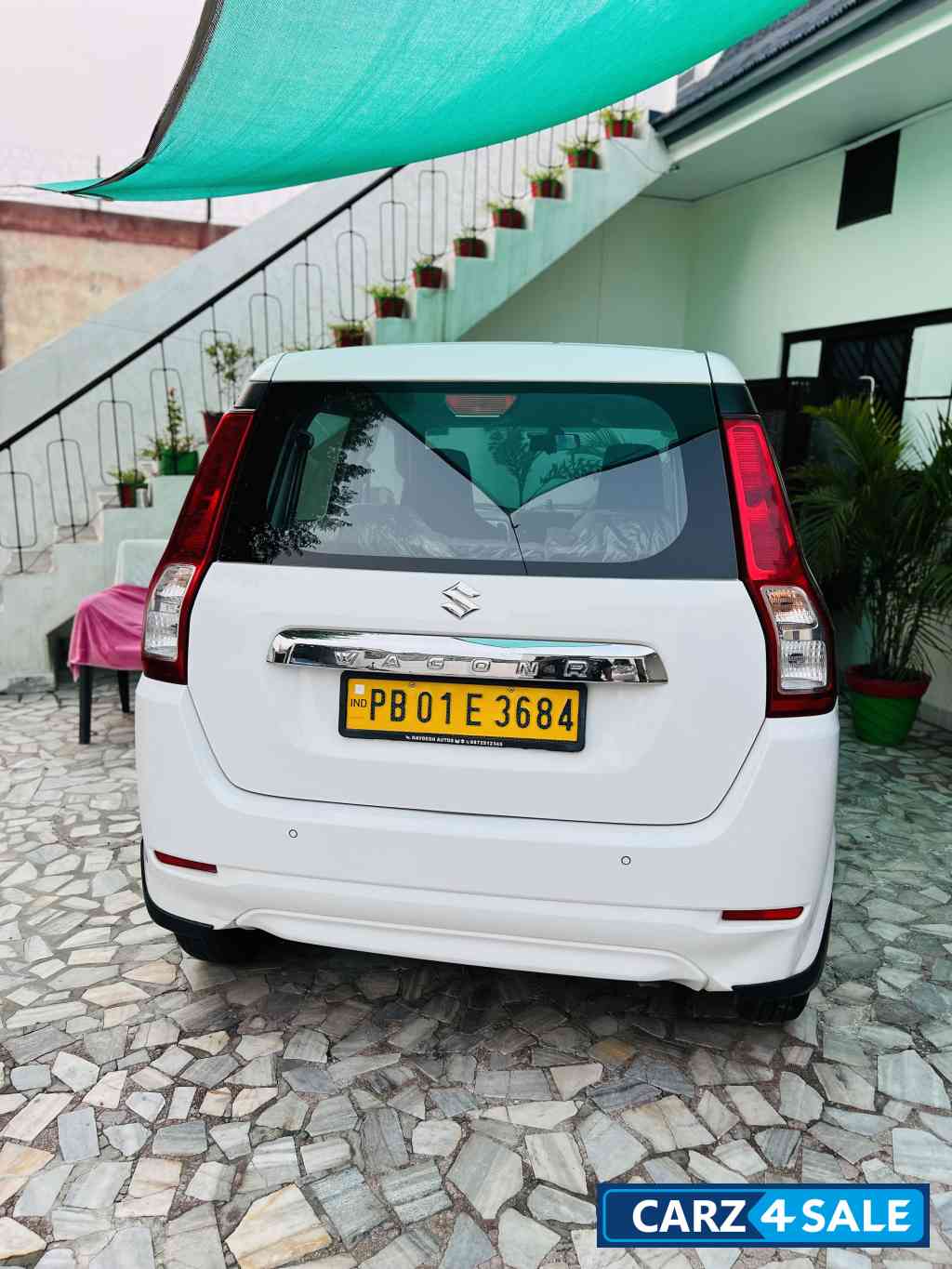 White Maruti Suzuki Wagon R Vxi 1.0