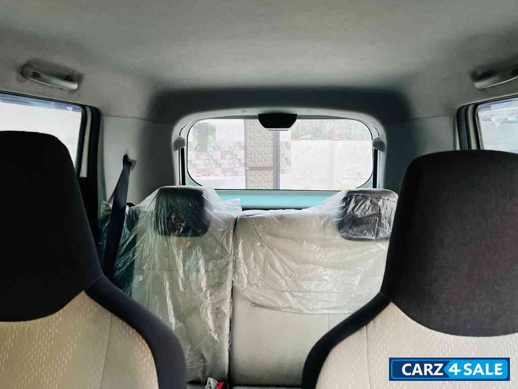 White Maruti Suzuki Wagon R Vxi 1.0