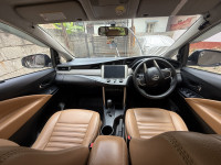 Bronze Toyota Innova Innova Crysta 2.8GX