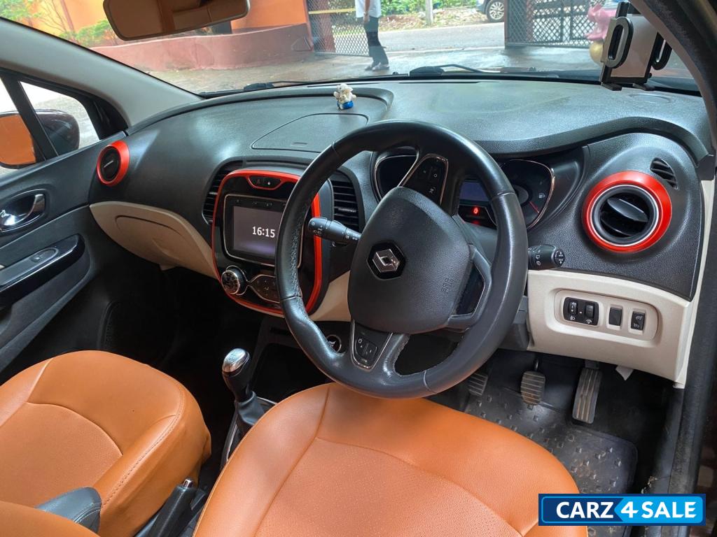 Renault Captur RXT petrol and Cng fitted