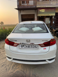 Pearl White Honda City 1.5VX ivtec