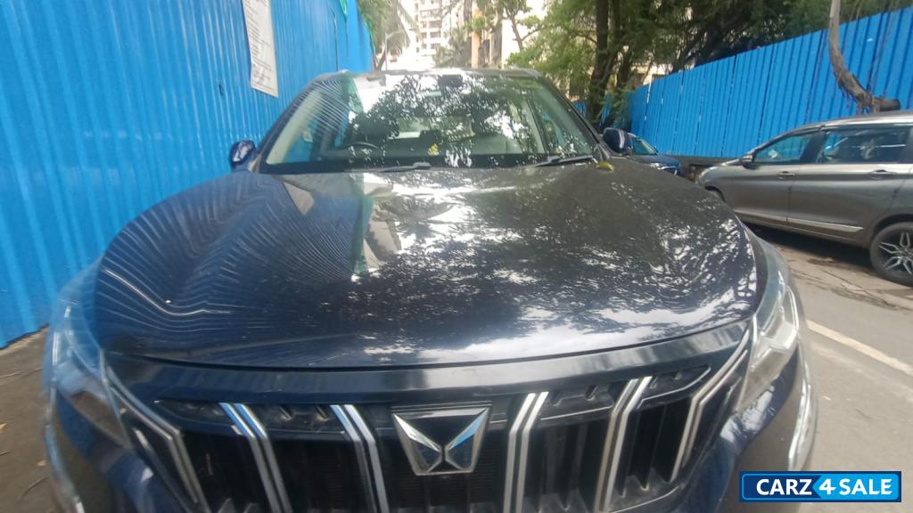 Mahindra XUV700 AX7 Luxury Automatic