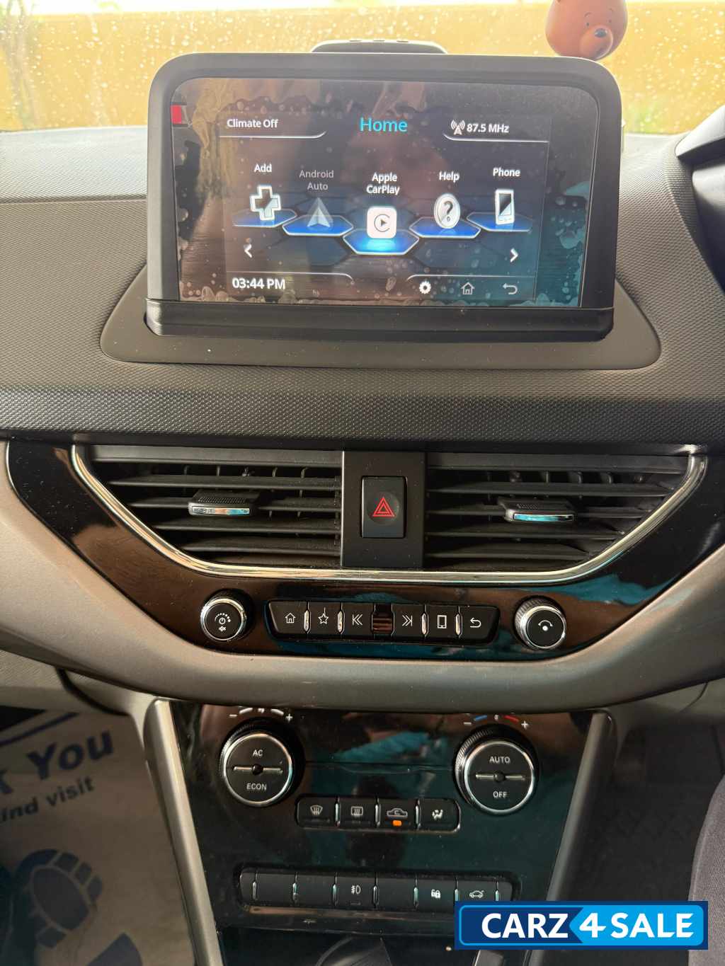 White Tata Nexon XZ+