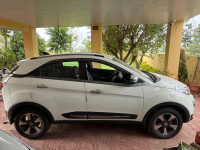 White Tata Nexon XZ+
