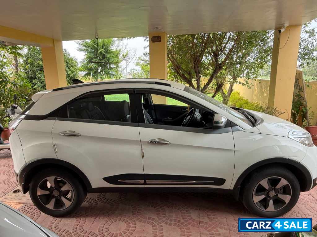 White Tata Nexon XZ+
