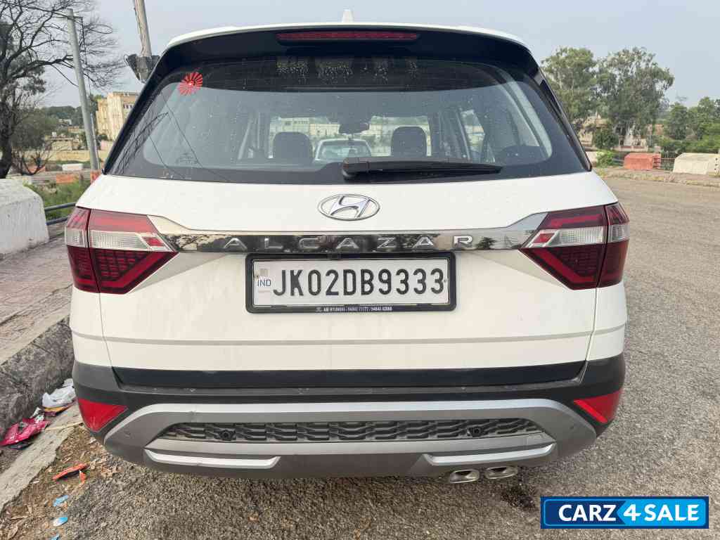 Polar White Hyundai Alcazar Platinum