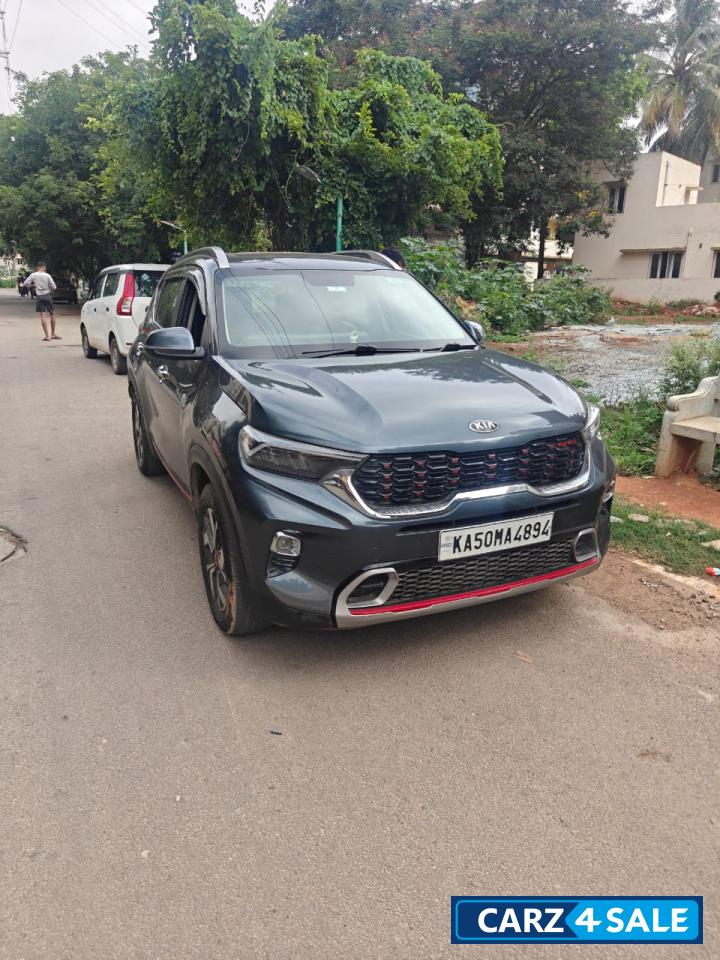 Gray Kia Sonet GTX+