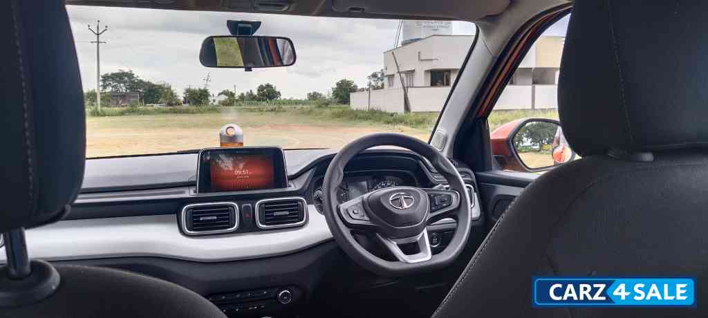 Orange Tata Punch Accomplished Dazzle Petrol MT