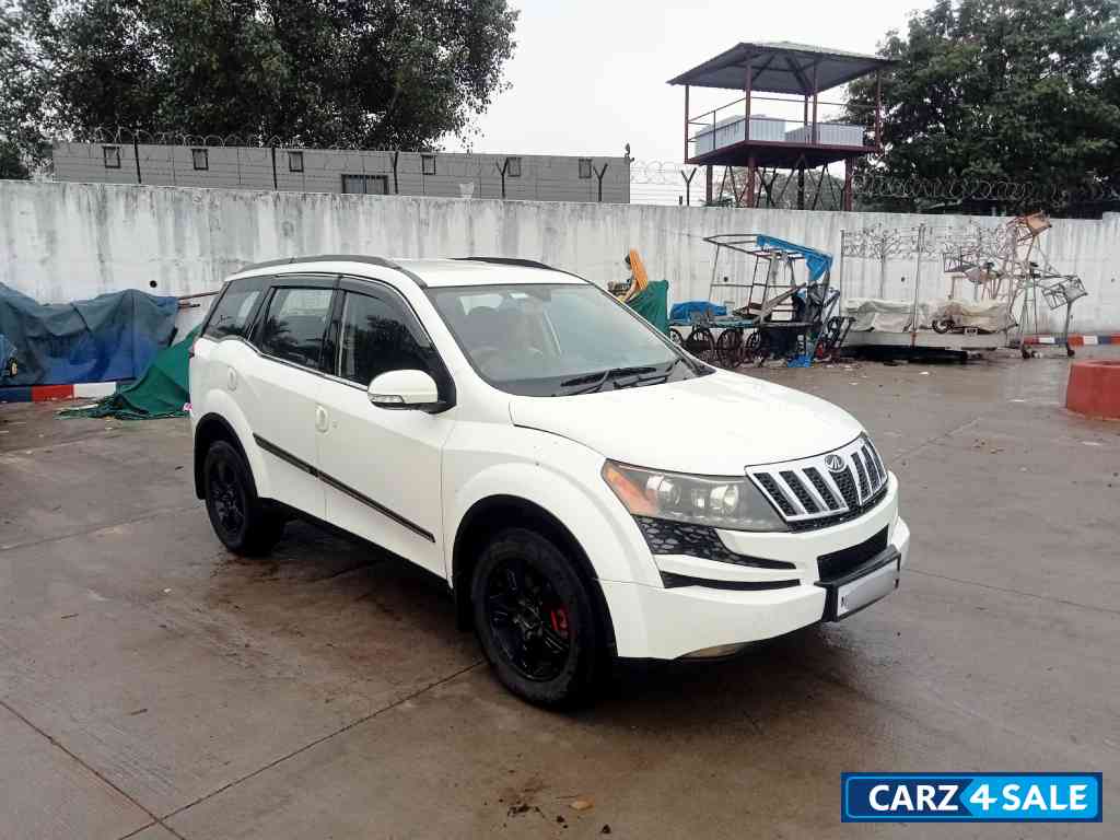 Mahindra XUV 500 W8