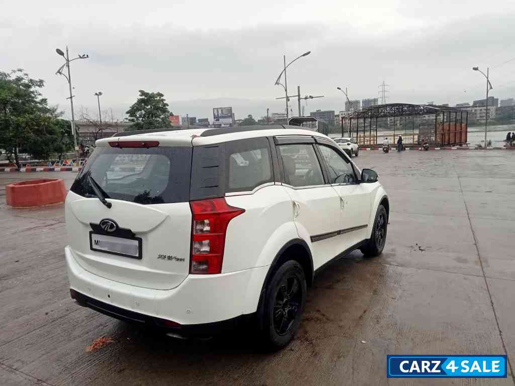 Mahindra XUV 500 W8