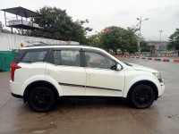 Mahindra XUV 500 W8