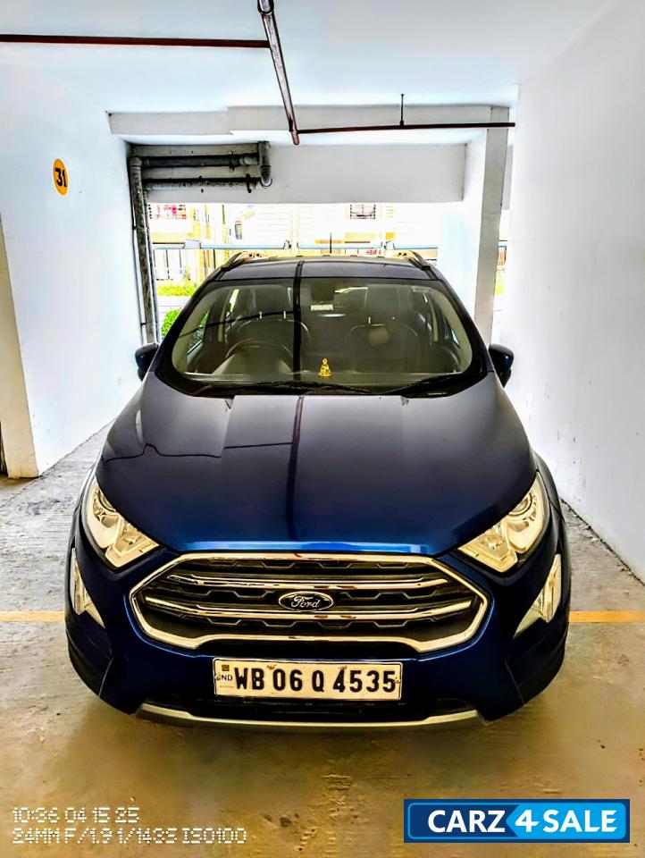 Lightning Blue Ford Ecosport Titanium plus 1.5L