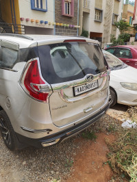 Silver Mahindra Marazzo M2 7 seater