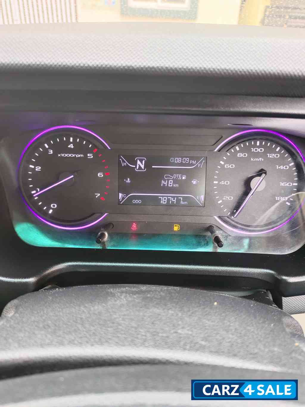 Silver Mahindra Marazzo M2 7 seater