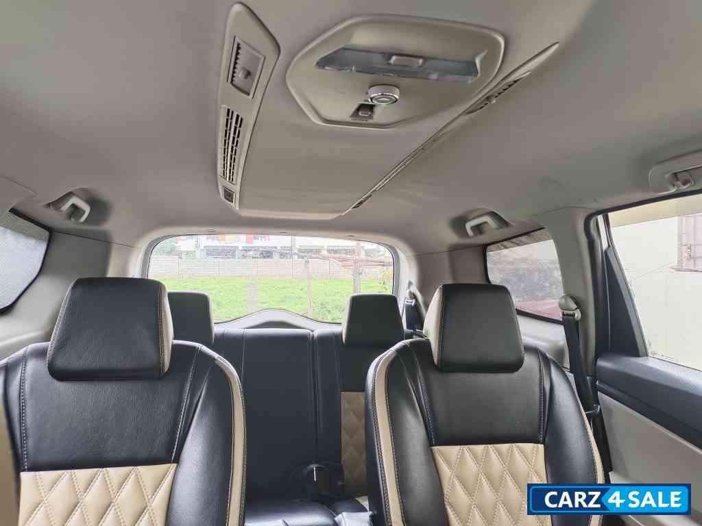 Silver Mahindra Marazzo M2 7 seater