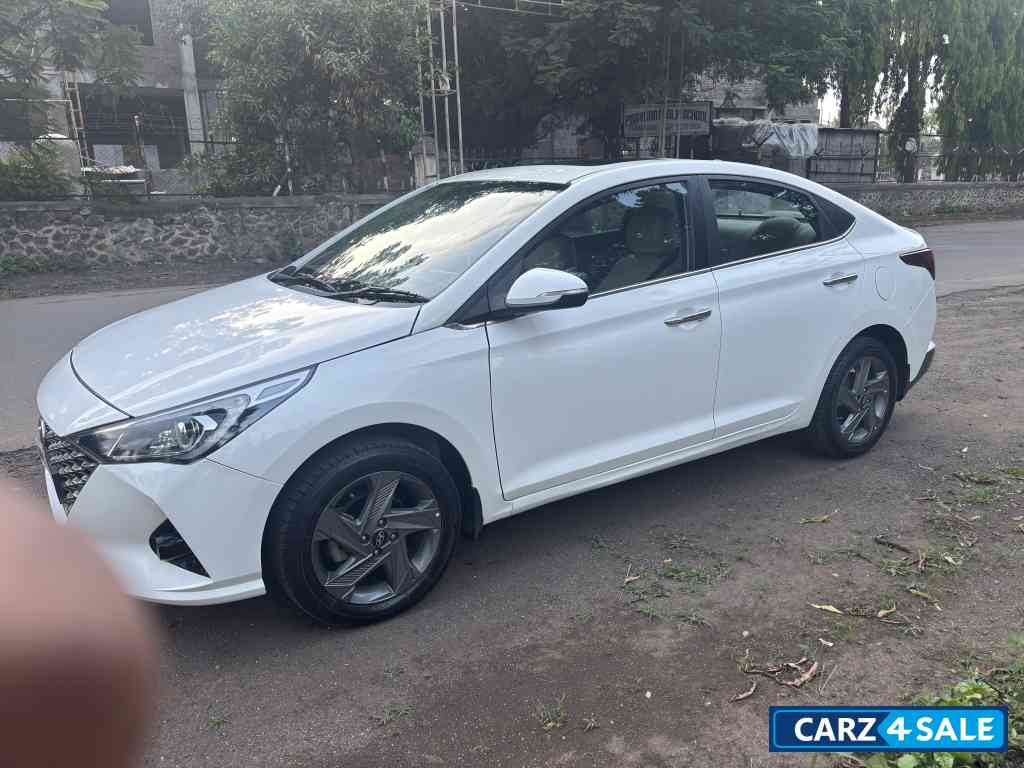 Hyundai Verna Sx 1.5 MPI MT