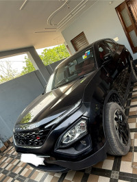 Black Tata Harrier Xza plus red dark