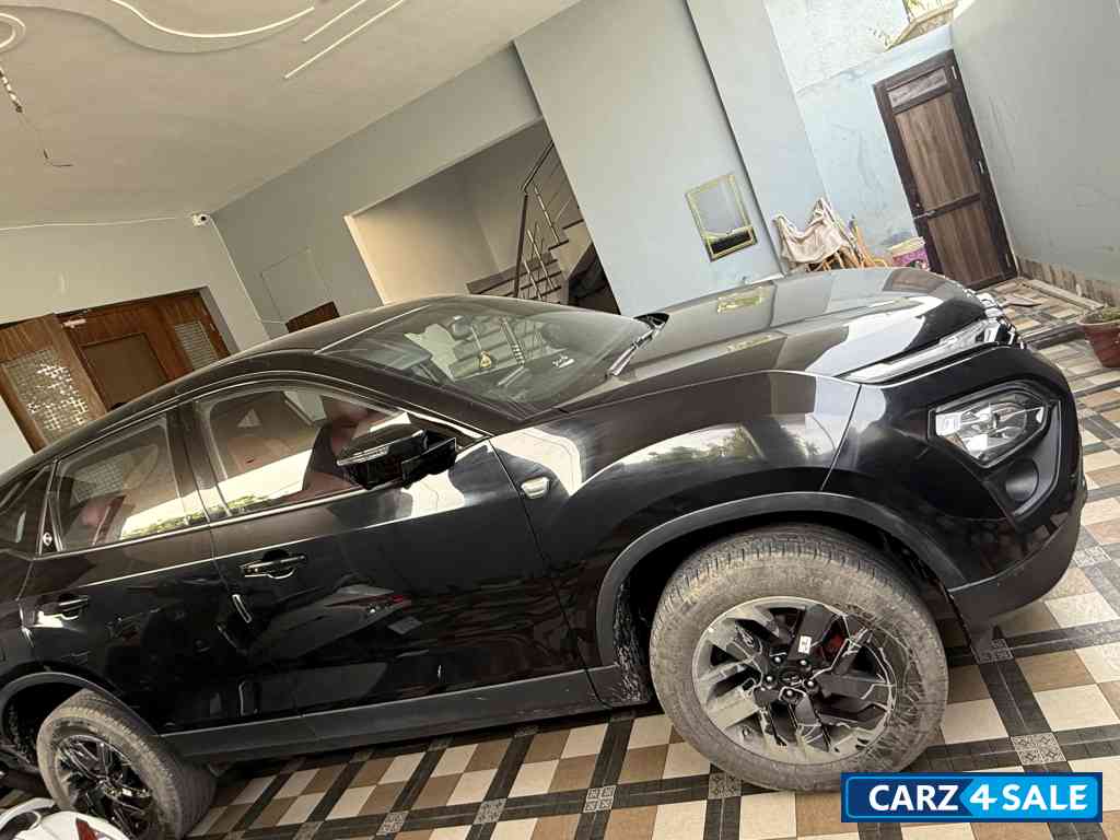 Black Tata Harrier Xza plus red dark Black Tata Harrier Xza plus red dark